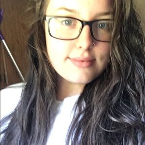 Meet your Posher, Hali